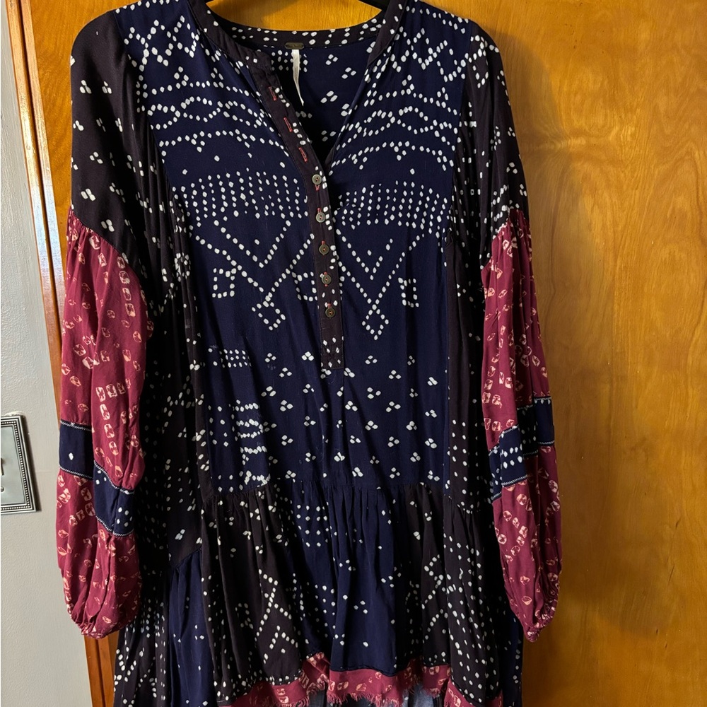 Free People: worn only a few times, very comfortable.